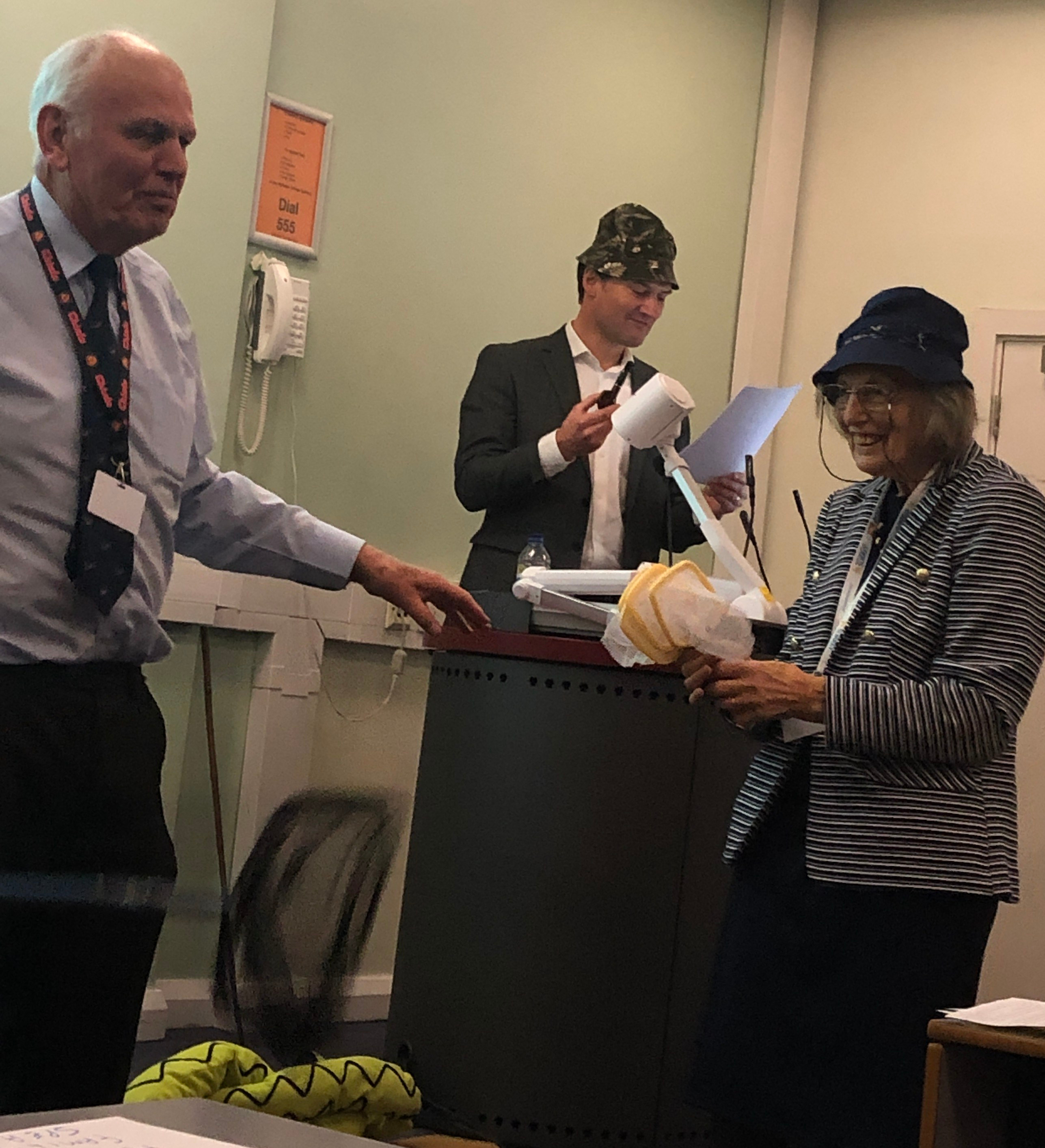 6B8D953D-4176-48E1-9F8F-B4C28C097AAD