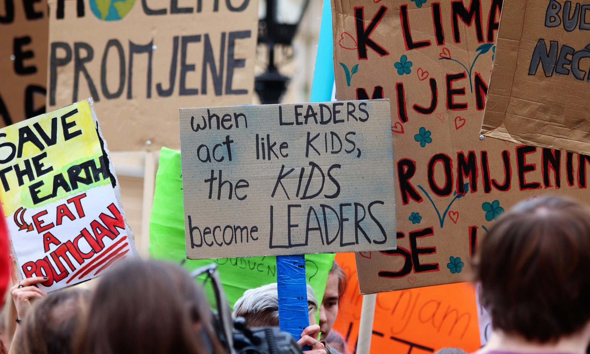 cropped-school-strike-4-climate-4057783_1920-2.jpg